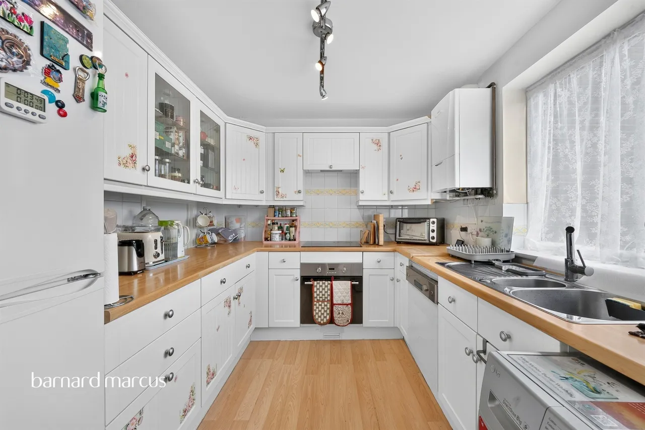Abbotts Road, Cheam, Sutton, photo 4