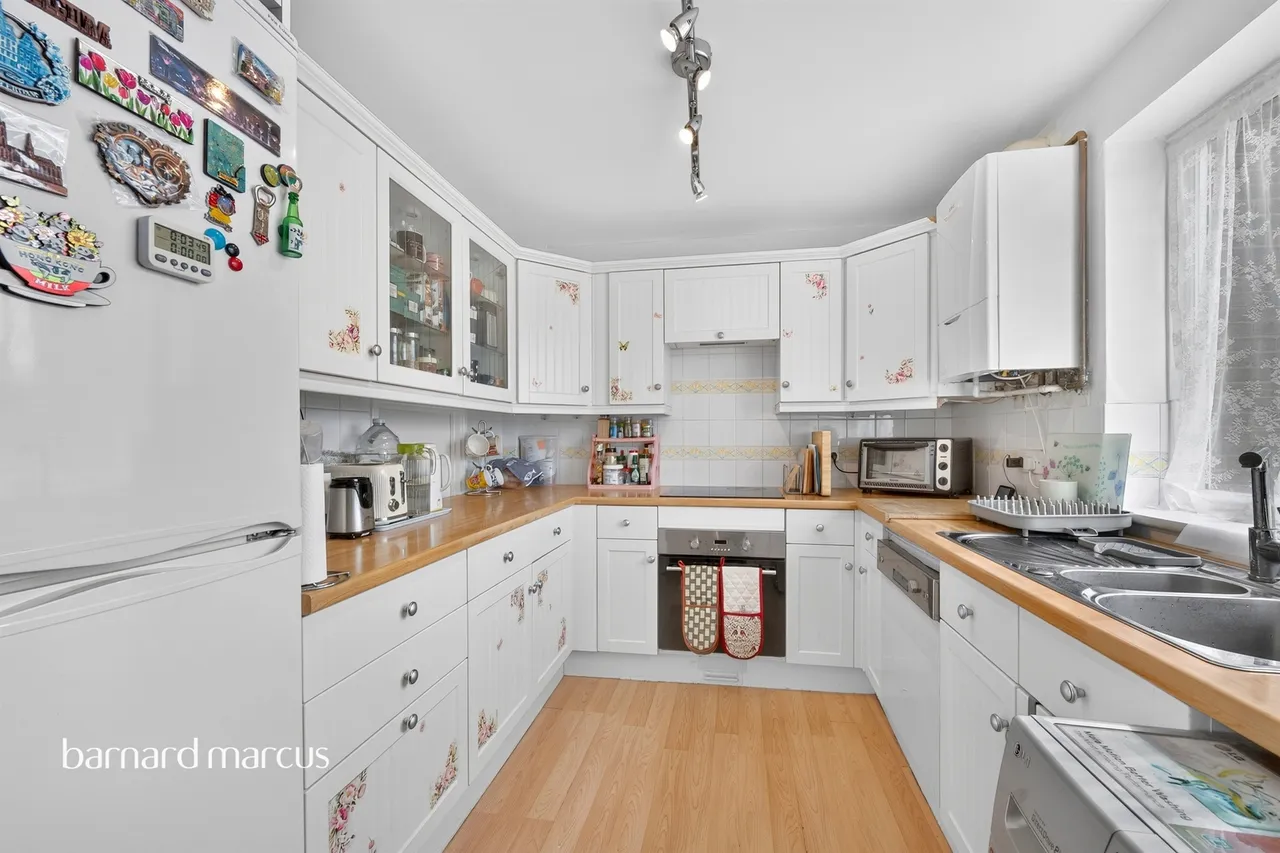 Abbotts Road, Cheam, Sutton, photo 5