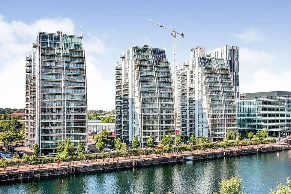 2 bed flat for sale — The Quays, Salford, M50