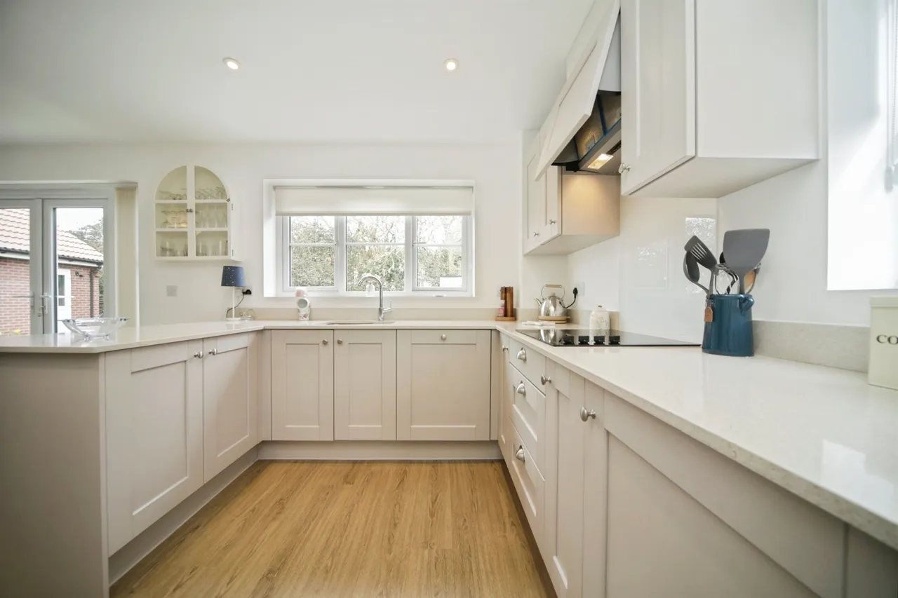 Platinum Drive, Badwell Ash, Bury St. Edmunds, photo 3