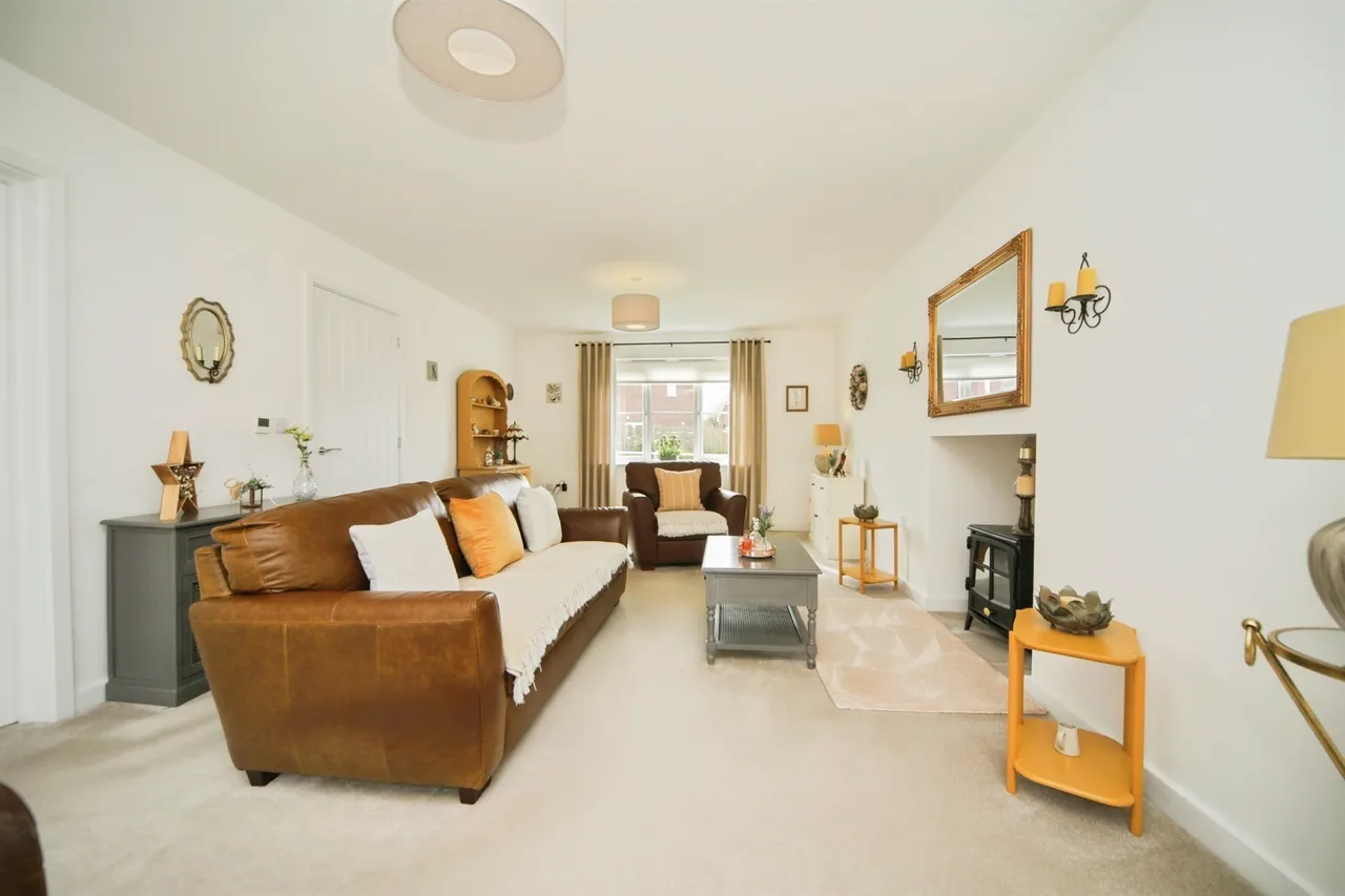 Platinum Drive, Badwell Ash, Bury St. Edmunds, photo 7