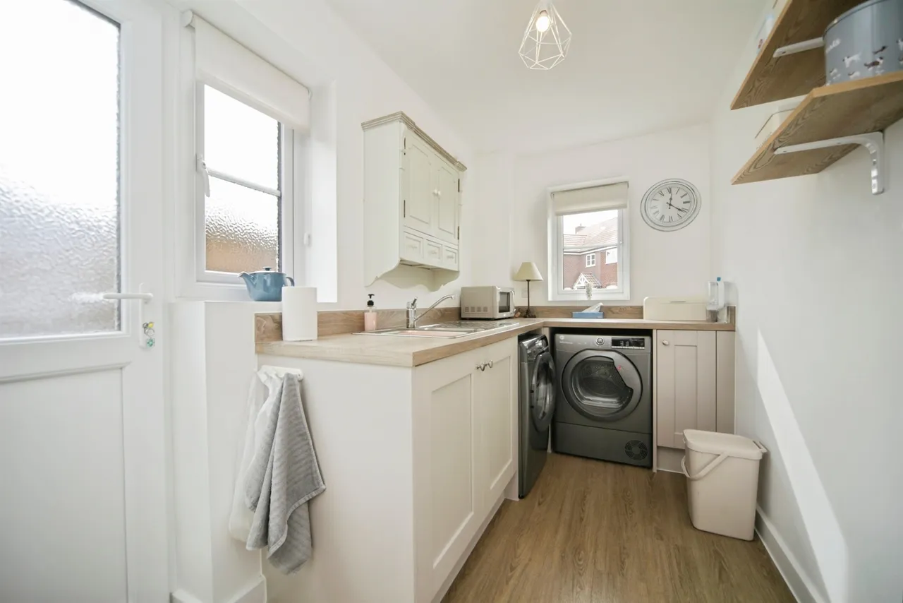 Platinum Drive, Badwell Ash, Bury St. Edmunds, photo 8