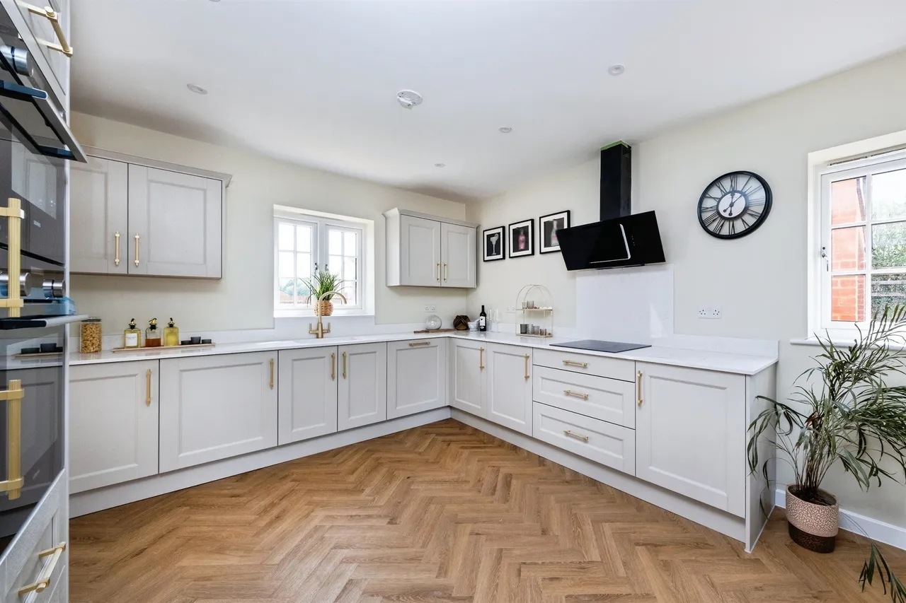 Turweston Road, Brackley, photo 6