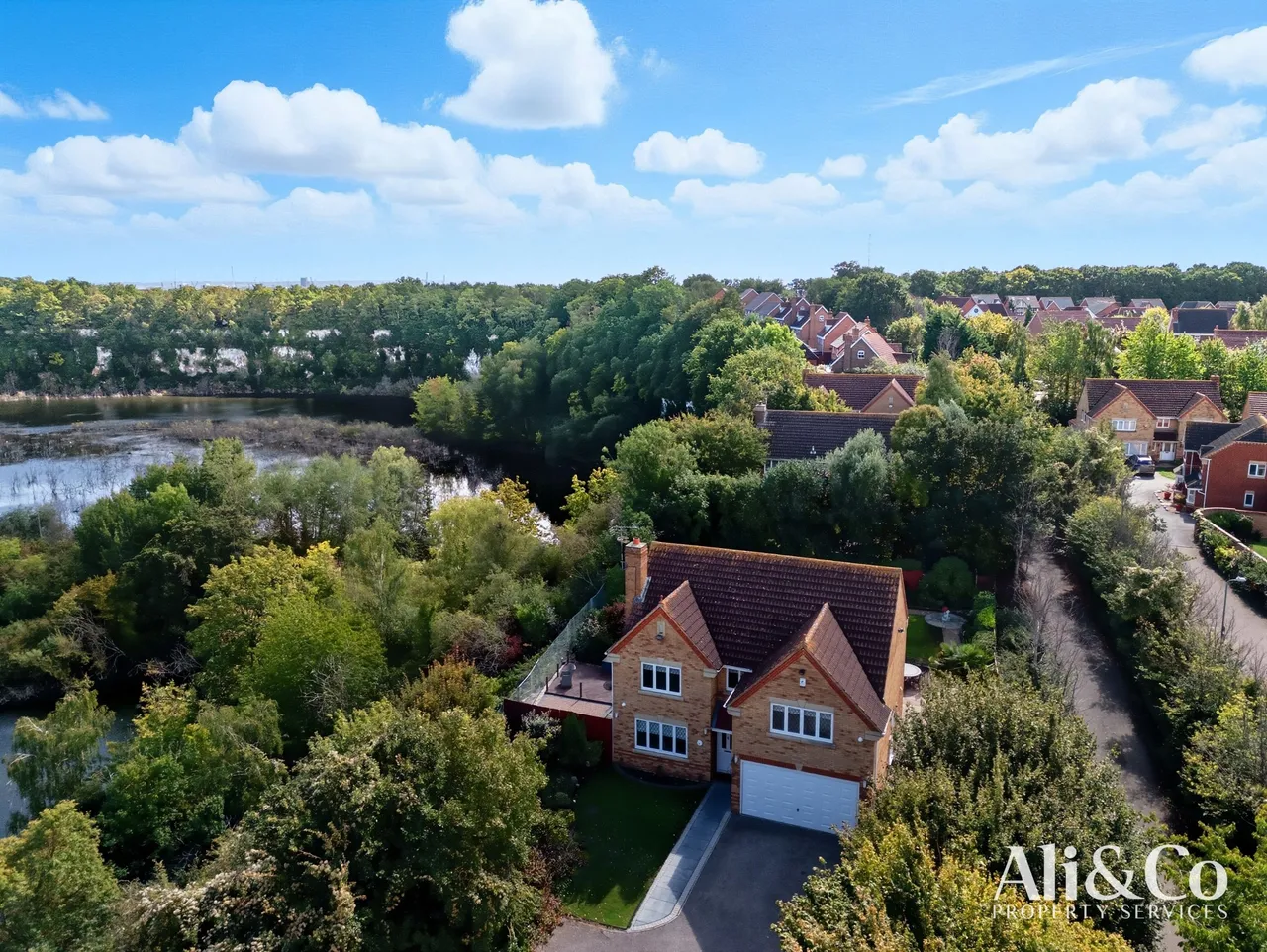 Hatton Close, Grays, Essex, RM16 6RP, photo 2