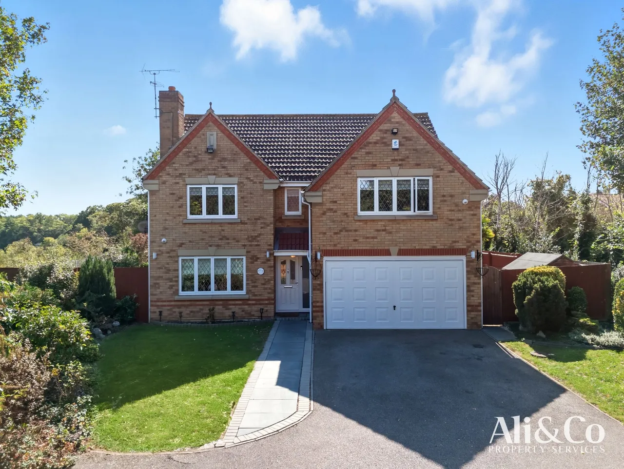4 bed house for sale — Hatton Close, Grays, Essex, RM16 6RP