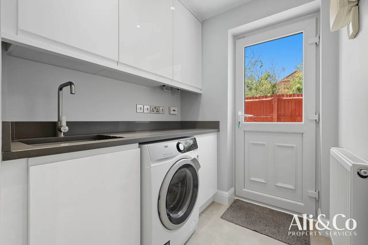 Hatton Close, Grays, Essex, RM16 6RP, photo 11
