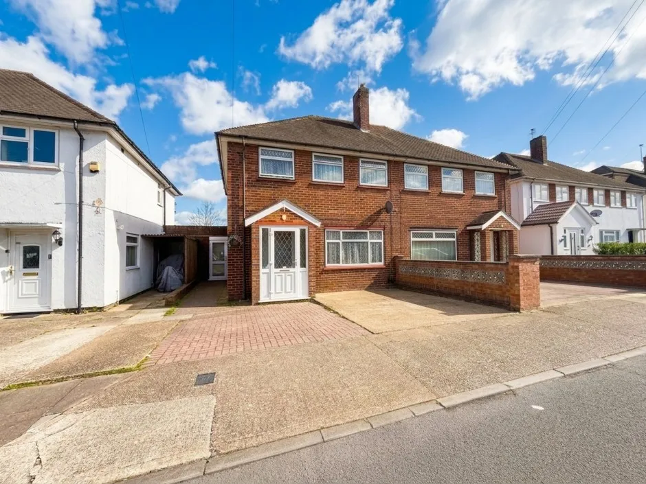 3 bed house for sale, Regent Avenue, Uxbridge, UB10