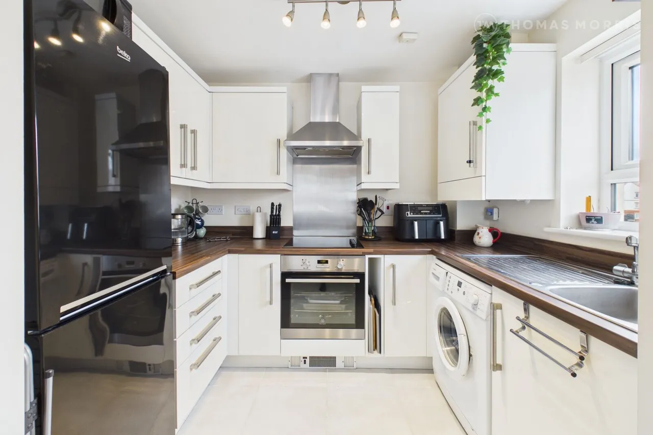 2 bed flat for sale, Planets Way, Biggleswade, SG18