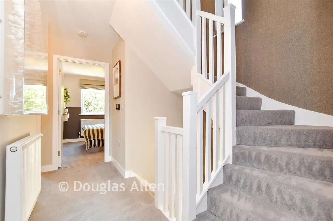 Emperor Crescent, Billericay, CM12, photo 8