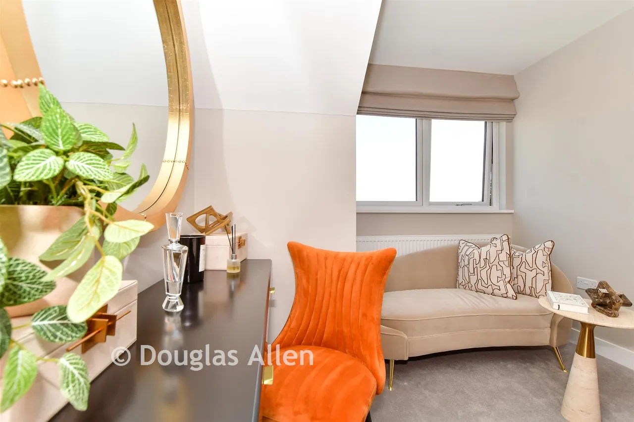 Emperor Crescent, Billericay, CM12, photo 17