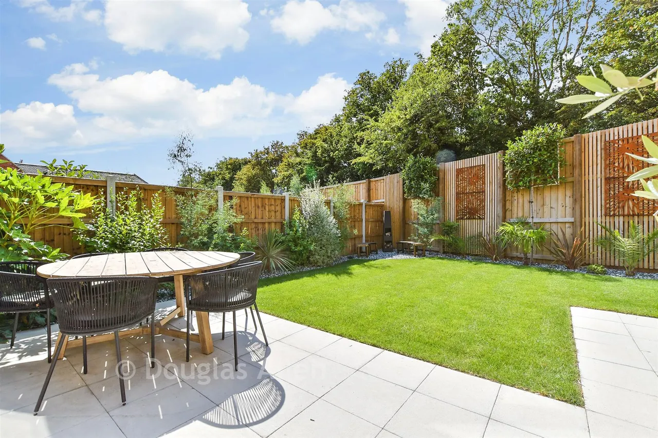 Emperor Crescent, Billericay, CM12, photo 5