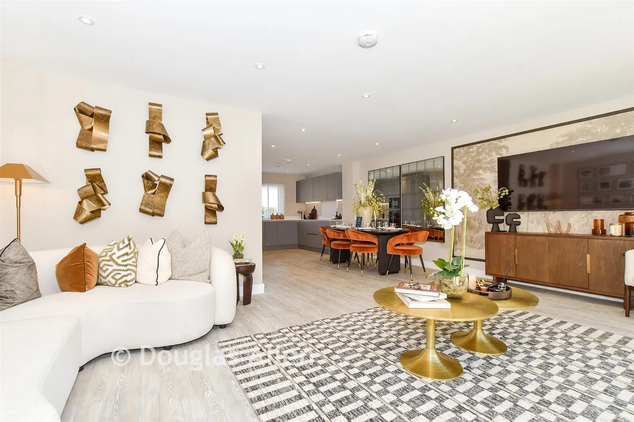 Emperor Crescent, Billericay, CM12, photo 4