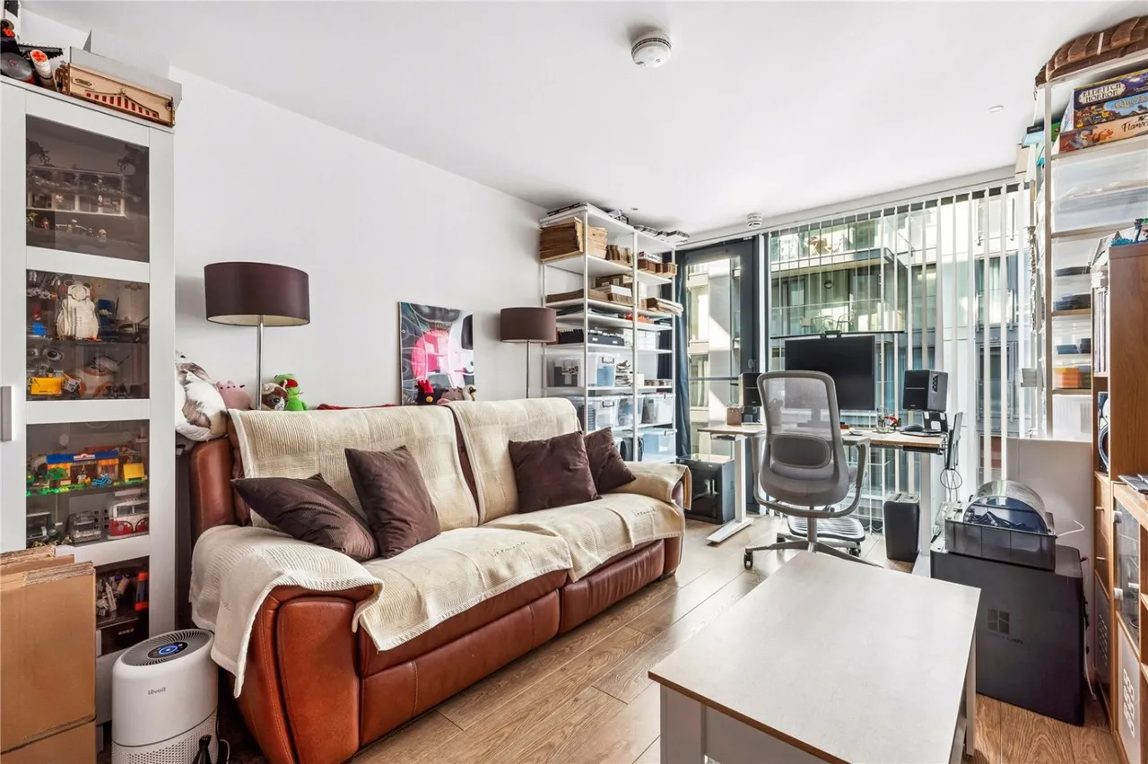 2 bed flat for sale, Waterside Way, London, N17