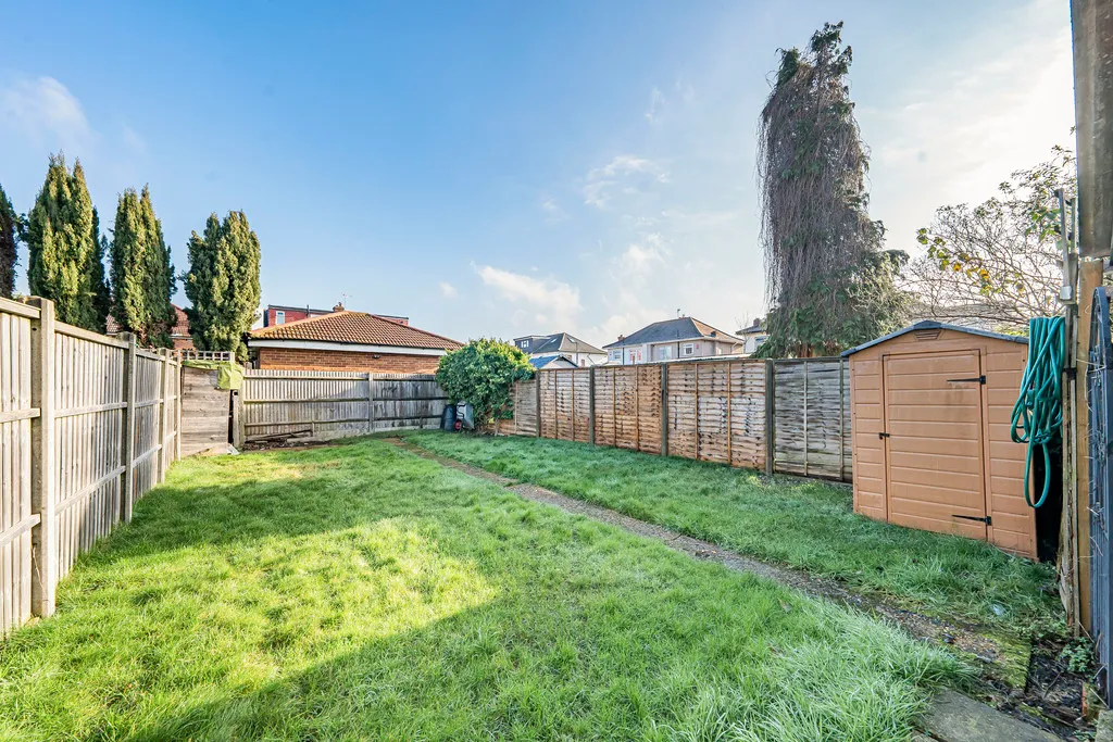 Lansbury Drive, Hayes, UB4, photo 20