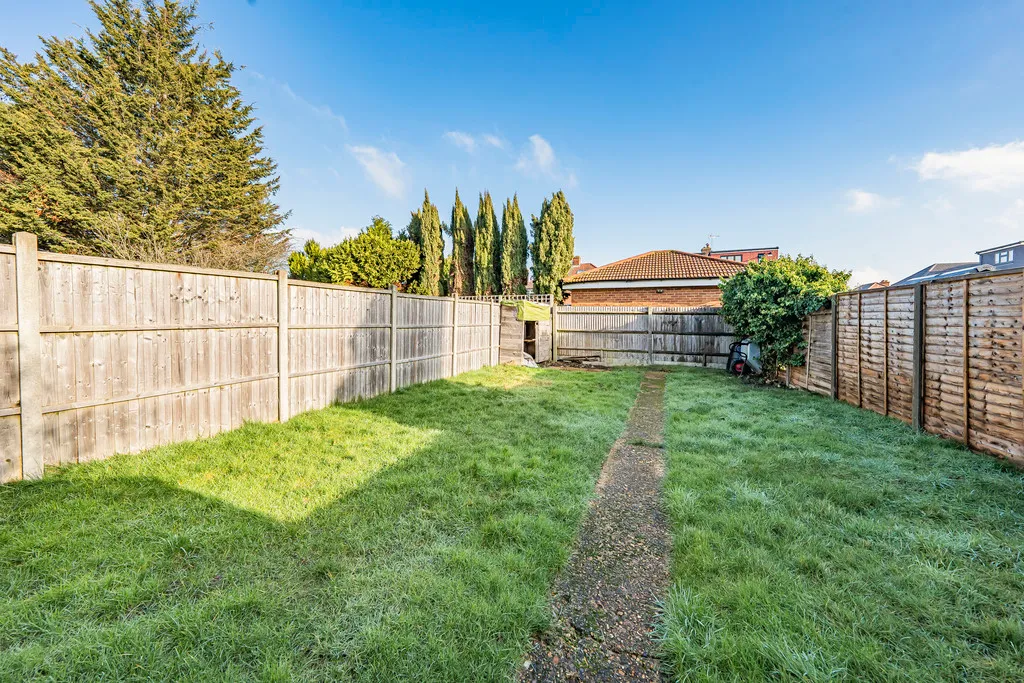 Lansbury Drive, Hayes, UB4, photo 6