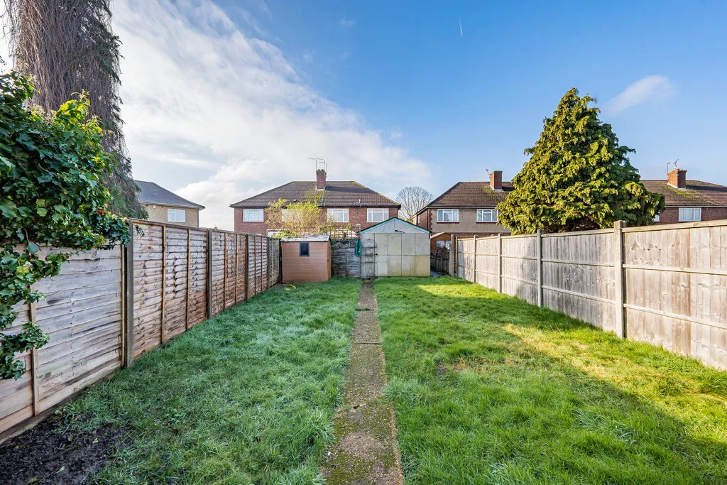Lansbury Drive, Hayes, UB4, photo 15