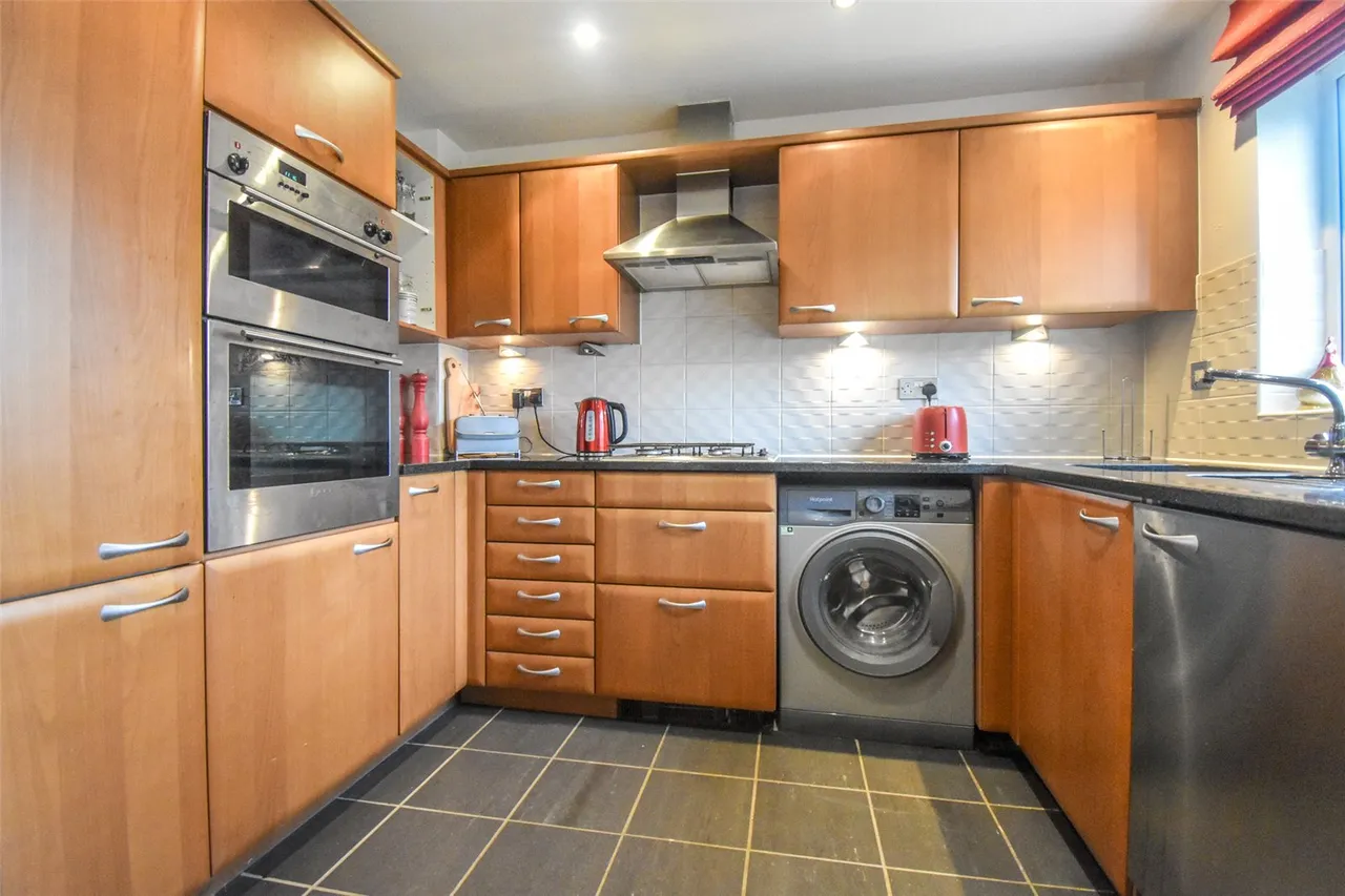 Luke Road East, Aldershot, Hampshire, GU11 3AX, photo 2