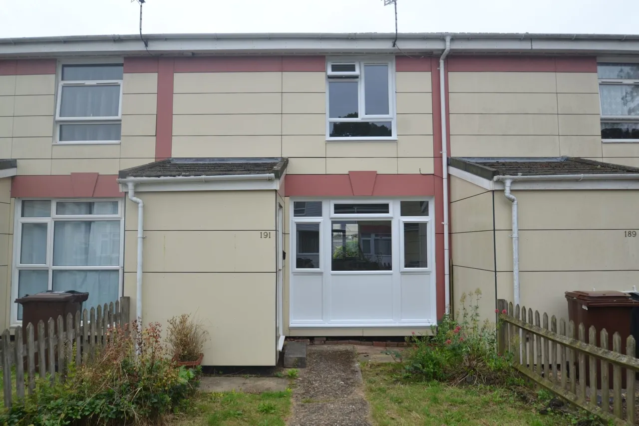 2 bed house to rent — Bicknor Road, Maidstone, Kent, ME15 9PF