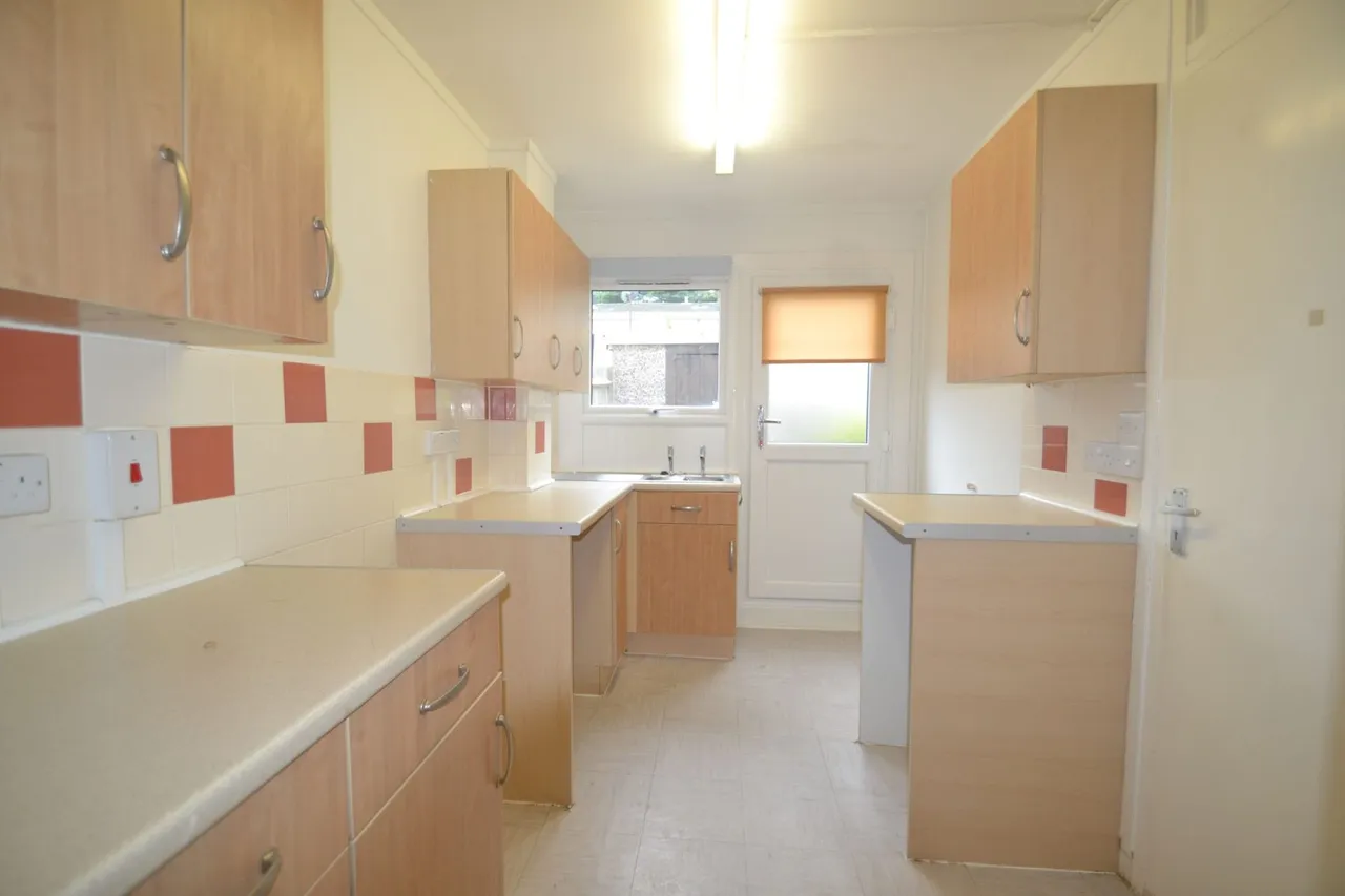 Bicknor Road, Maidstone, Kent, ME15 9PF, photo 2