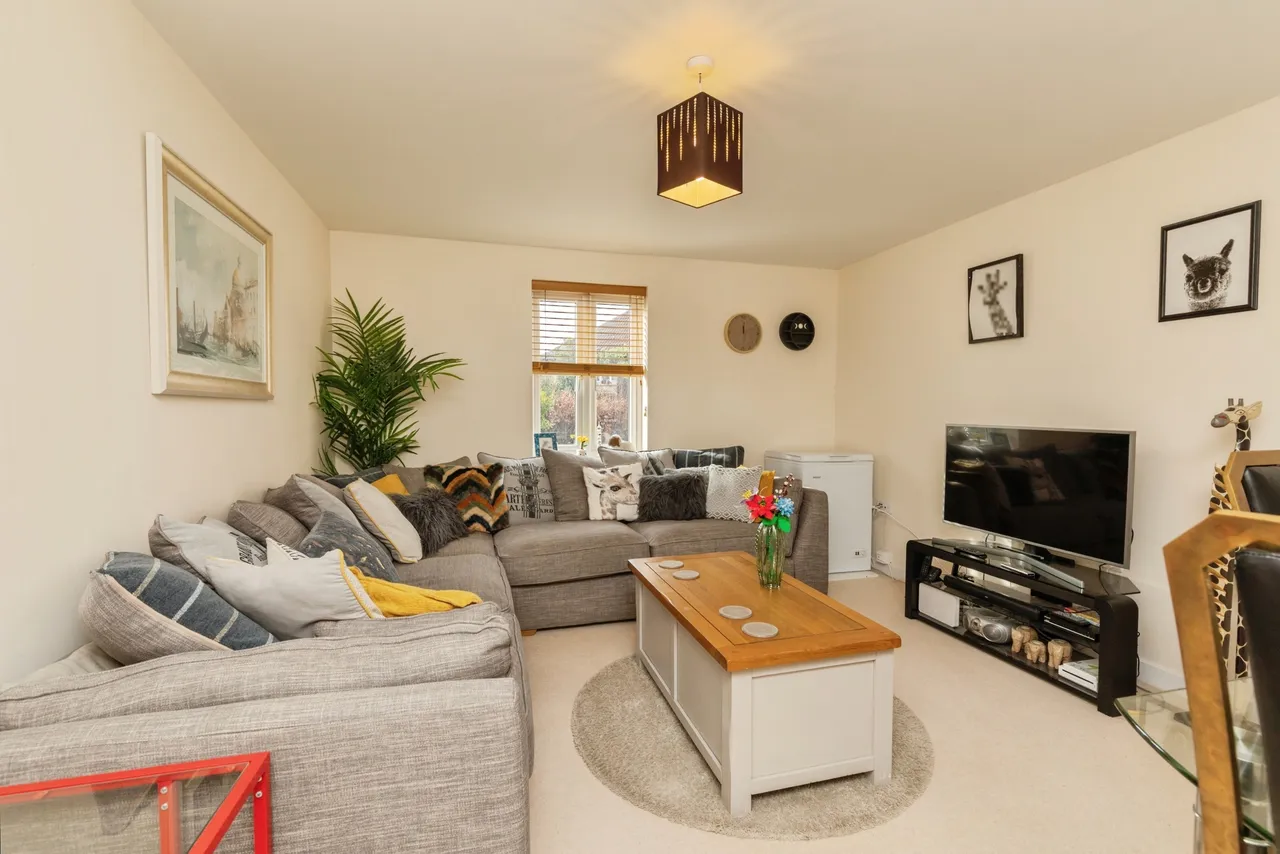 2 bed flat for sale, Leaze Close, Bristol, BS35