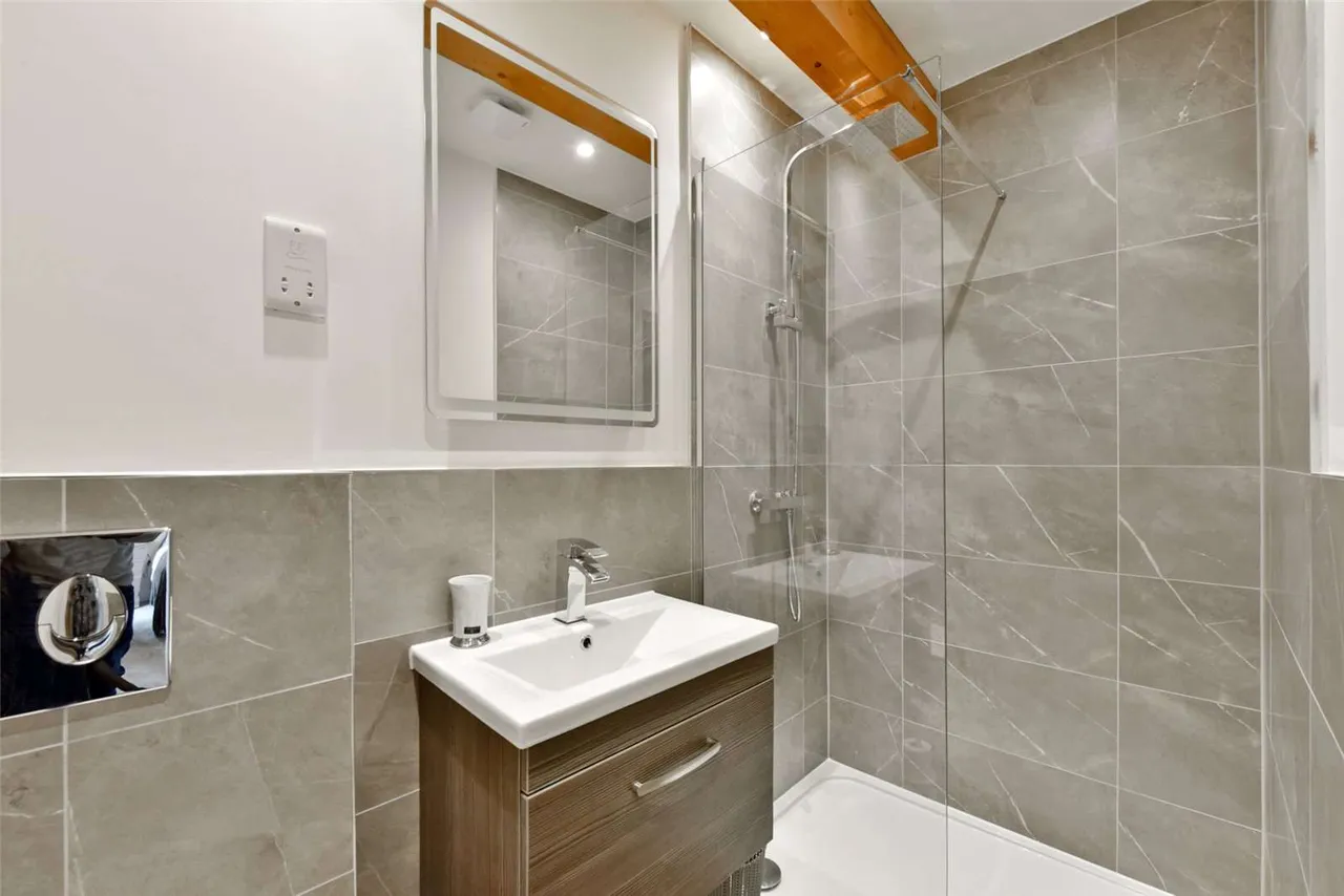 Beech House, 27 Little Marlow Road, Marlow, Buckinghamshire, SL7 1HA, photo 7