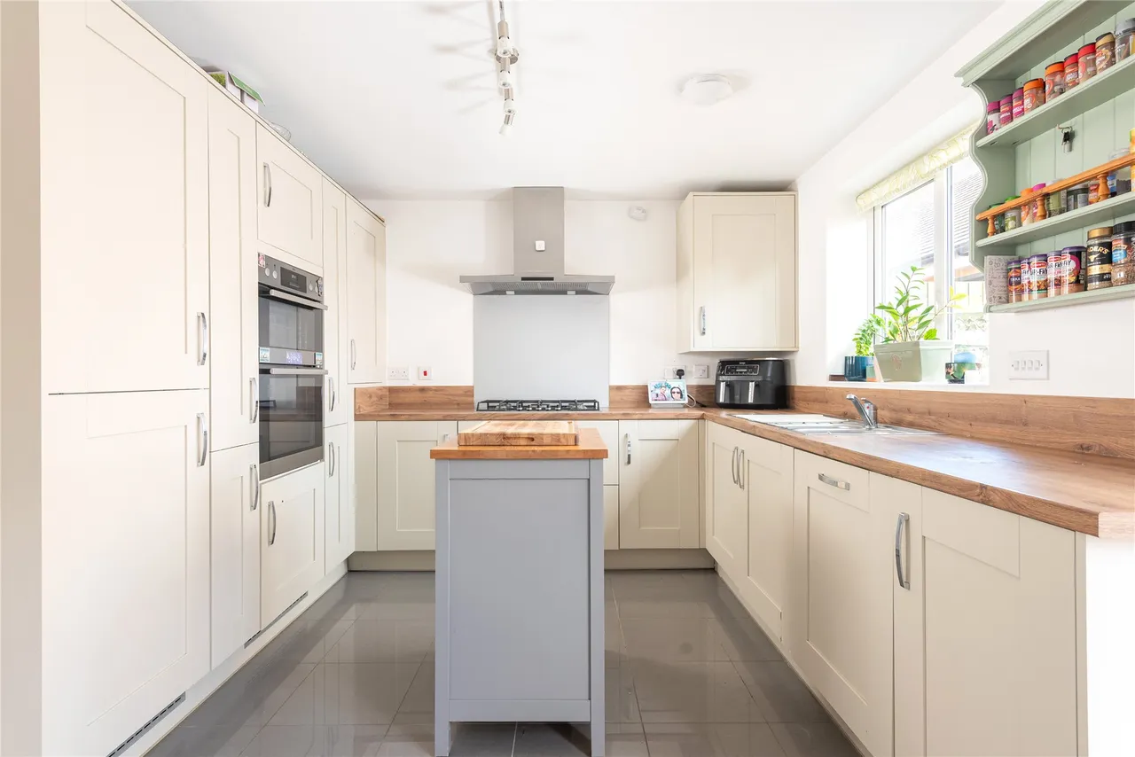 Whitecastle Way, Kingsmead, MK4, photo 3
