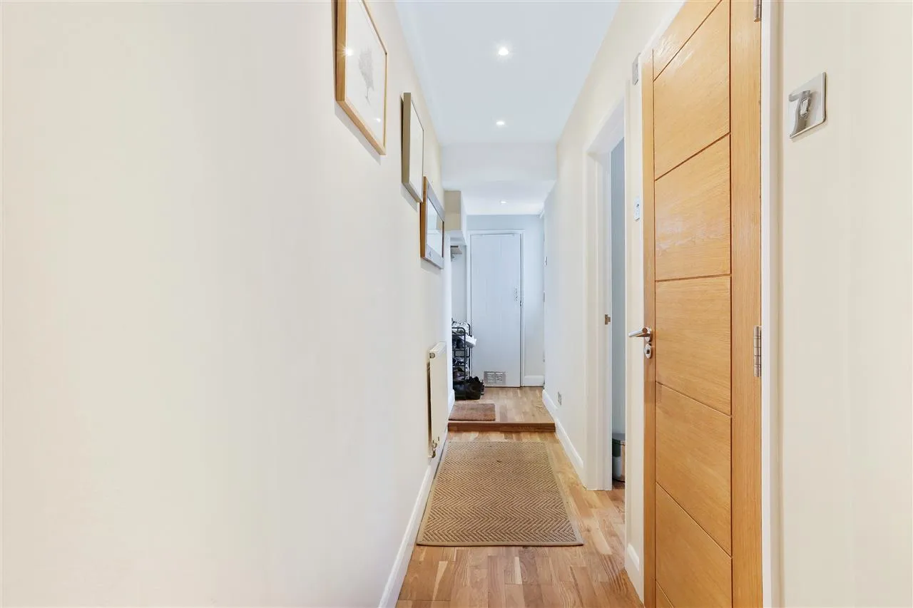 Hugo Road, London, photo 20
