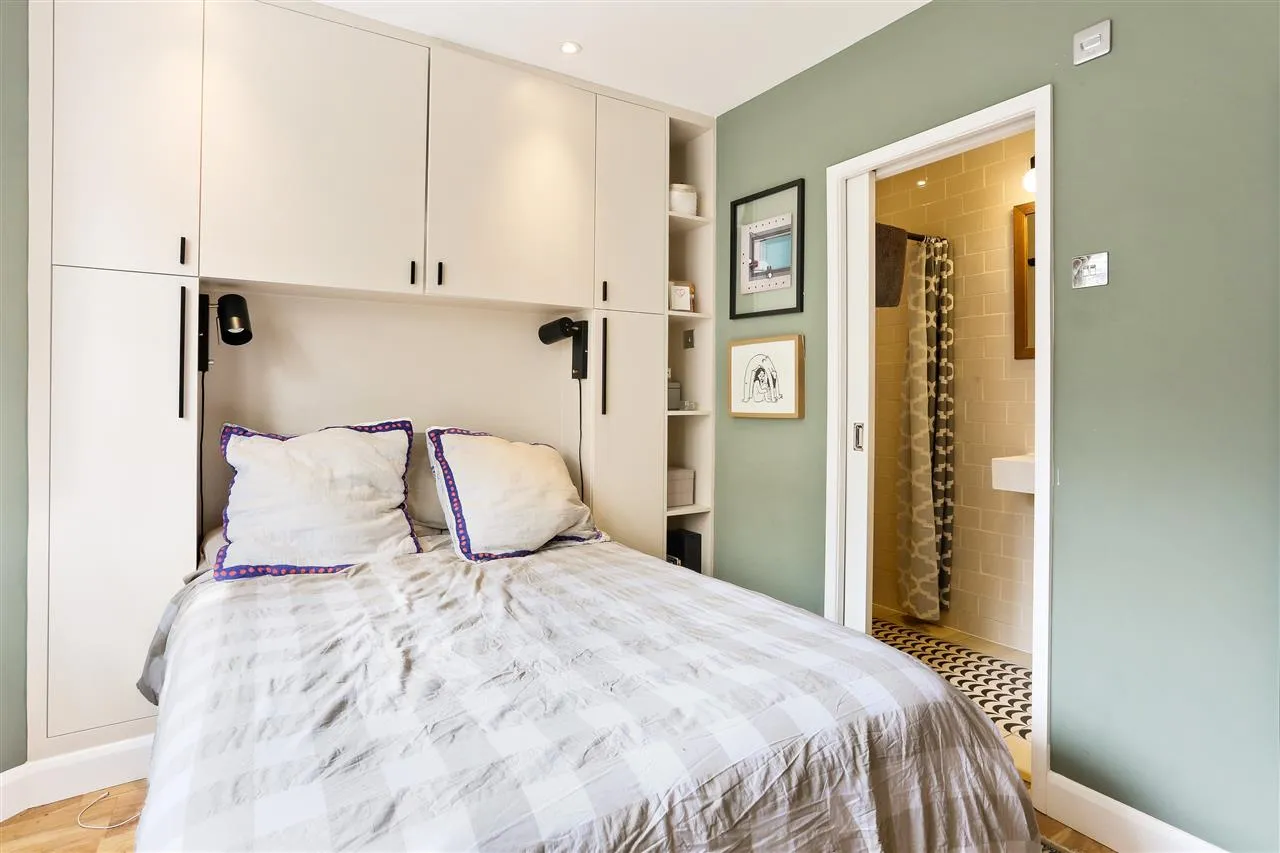Hugo Road, London, photo 13