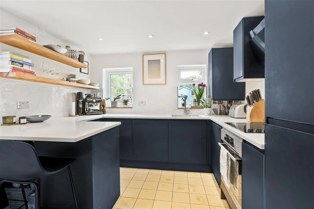 Hugo Road, London, photo 9