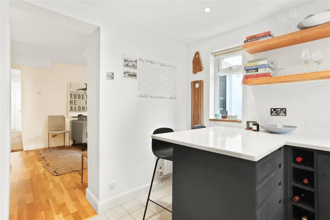 Hugo Road, London, photo 10