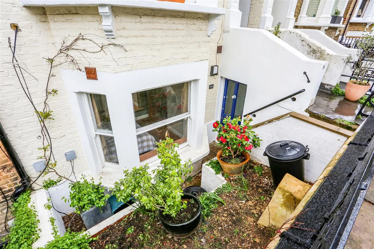 Hugo Road, London, photo 21