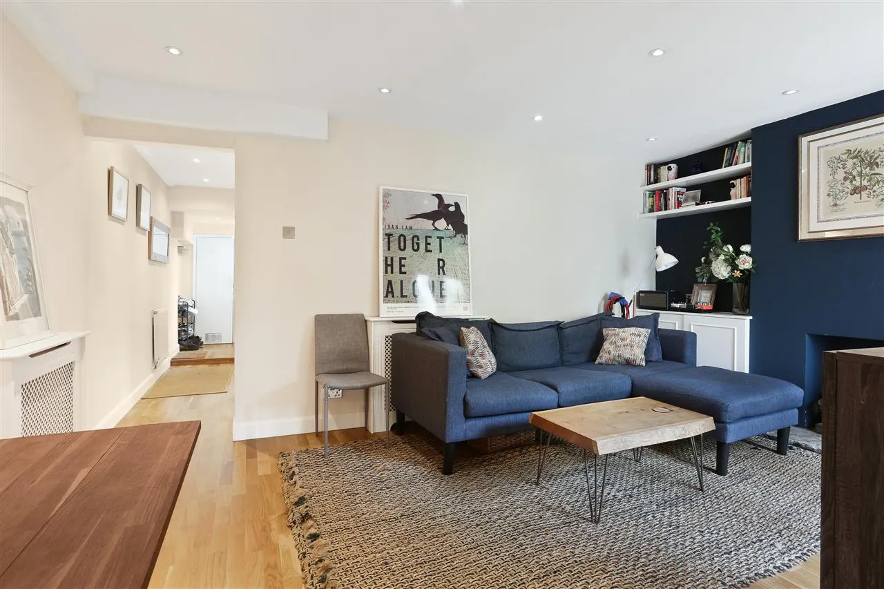 Hugo Road, London, photo 5