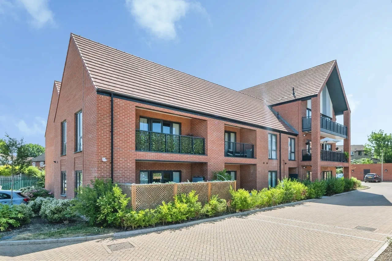 Goldington Crescent, Billericay, Essex, CM12, photo 2