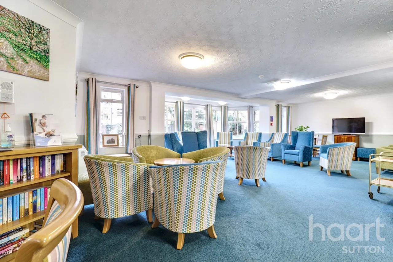 Holmwood Gardens, Wallington, SM6, photo 13