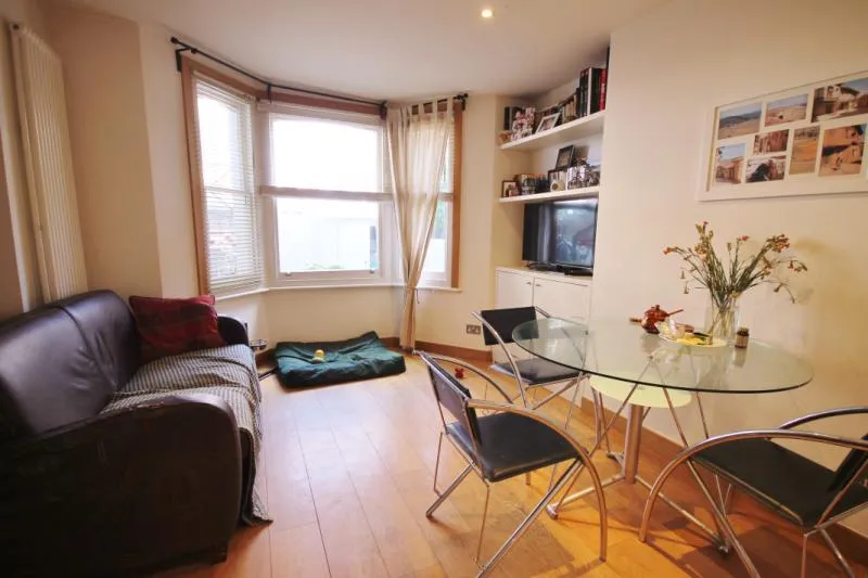 Minford Gardens, London, W14, photo 2