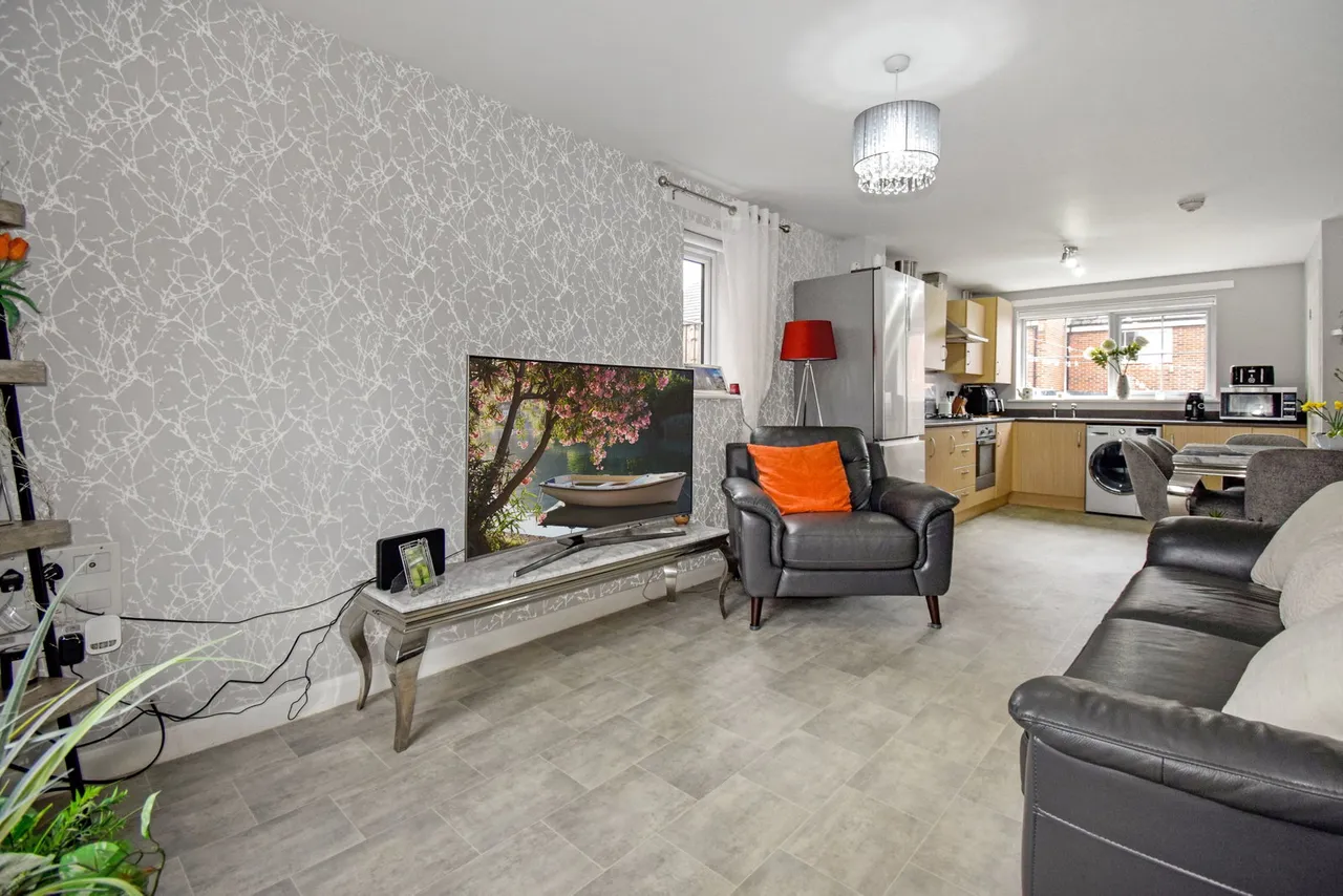 Dallington Avenue, Leyland, PR25 5AG, photo 3