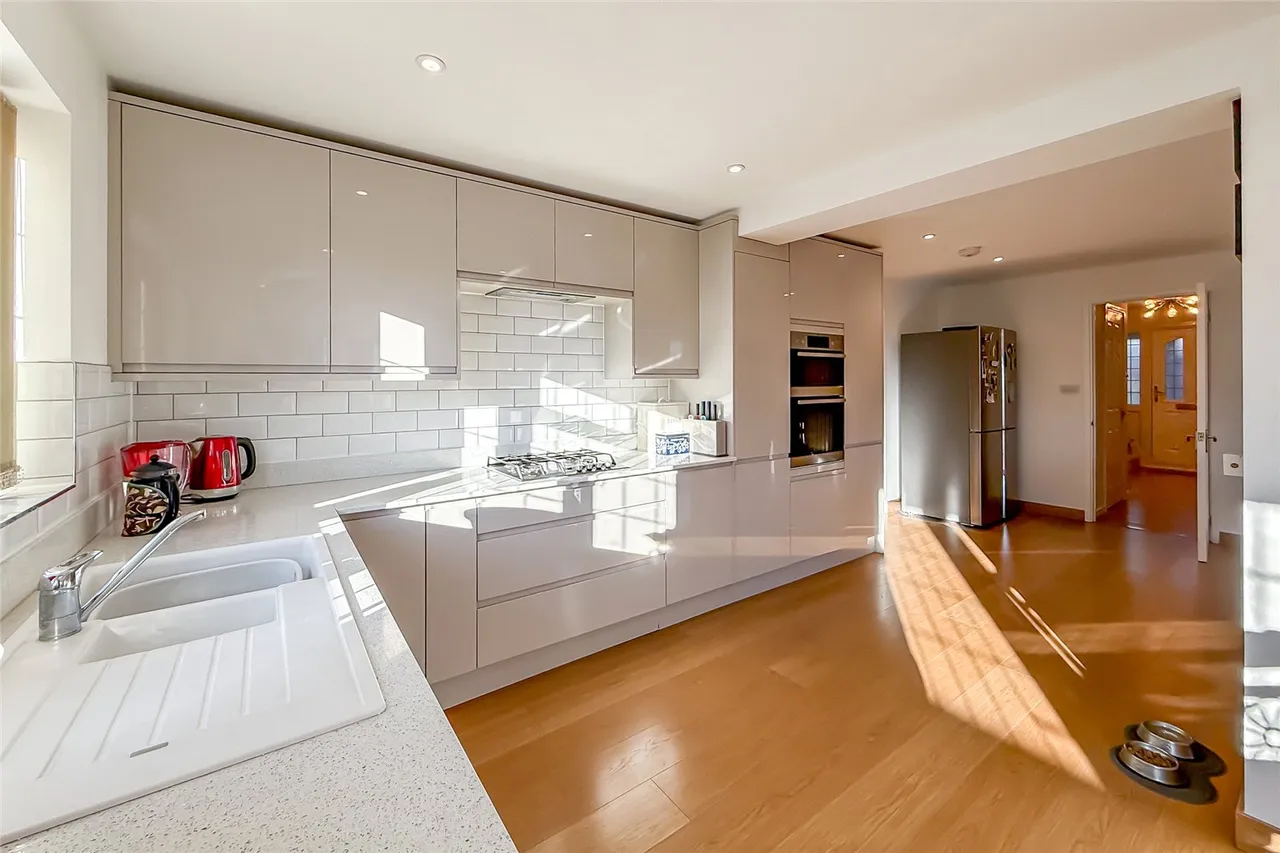 Alzey Gardens, Harpenden, Hertfordshire, AL5 5SX, photo 15