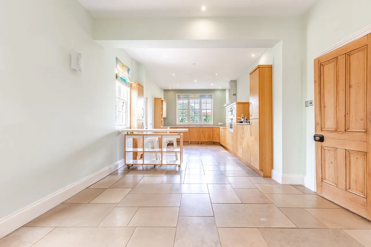 Detached Edwardian Home in Suton, photo 6