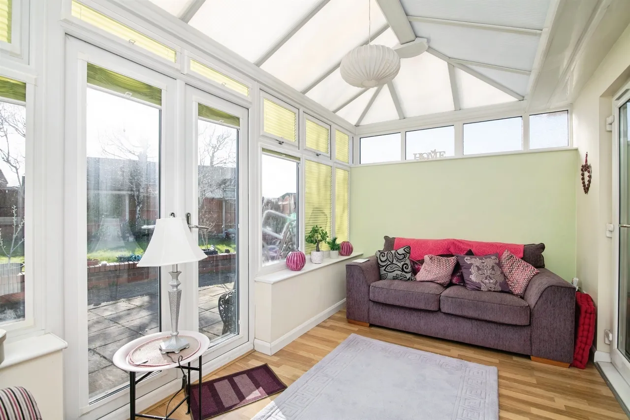 Elizabeth Walk, Tipton, DY4, photo 8