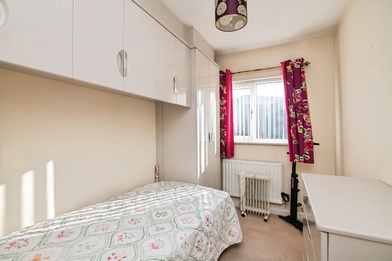 Elizabeth Walk, Tipton, DY4, photo 13