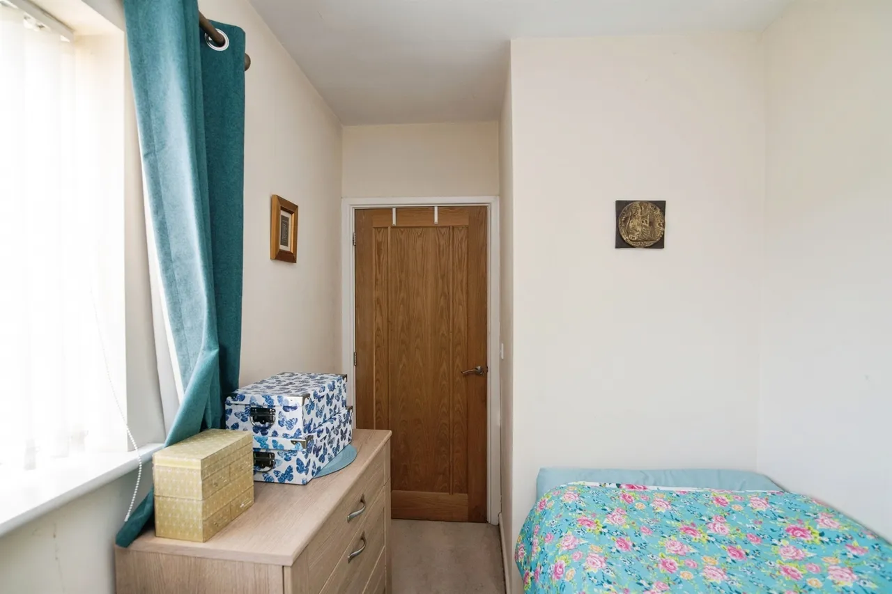 Elizabeth Walk, Tipton, DY4, photo 15