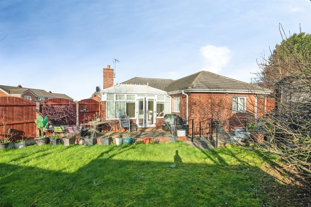 Elizabeth Walk, Tipton, DY4, photo 17