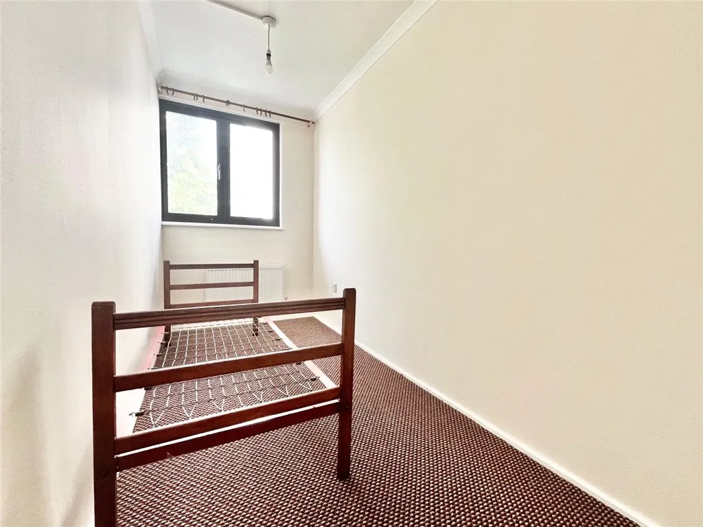 Summerwood Road, Isleworth, TW7, photo 12