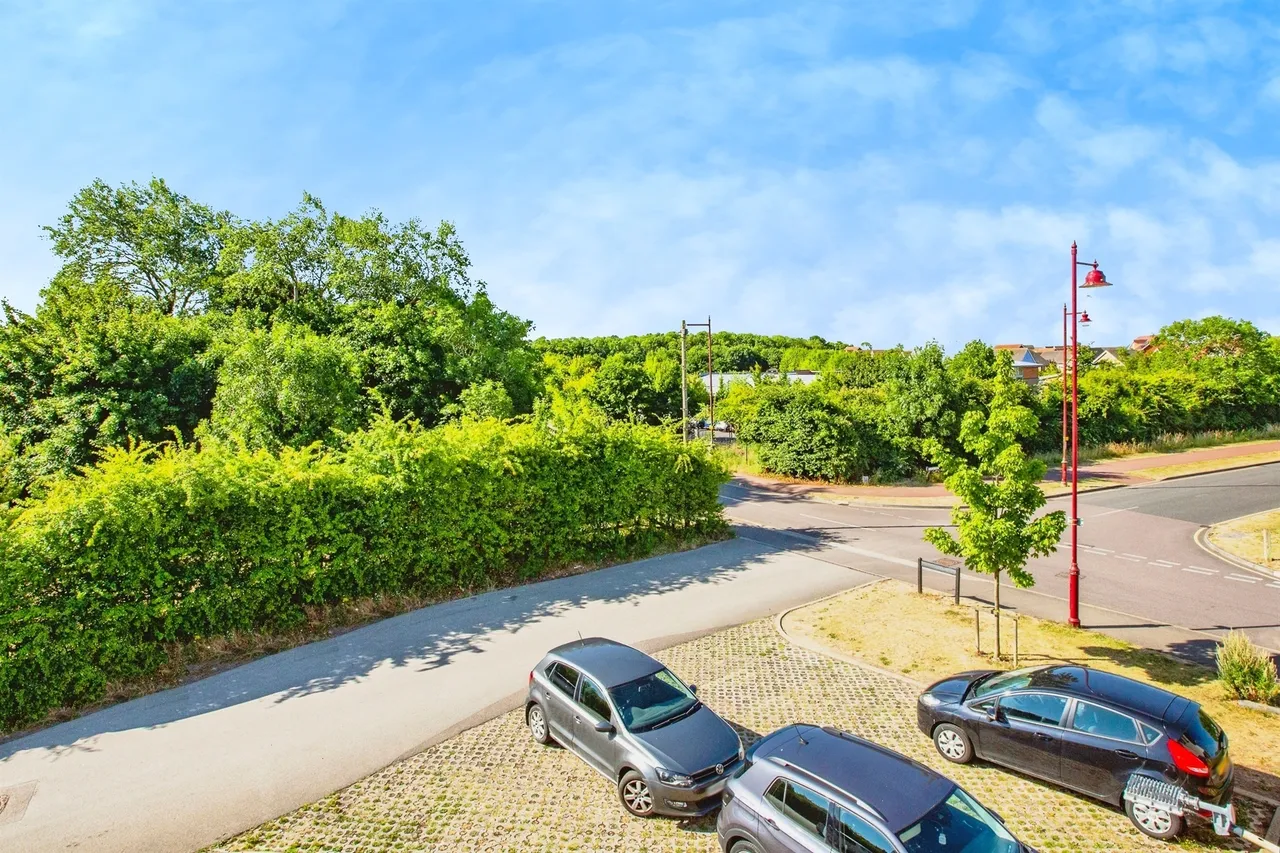 Mosquito Road, Upper Cambourne, CAMBRIDGE, photo 12