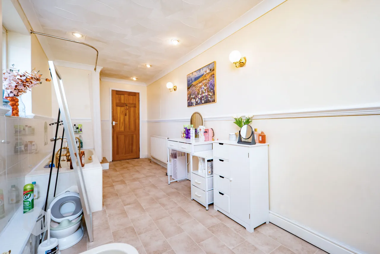 Sovereign Fold Road, Leigh, WN7 5HX, photo 18