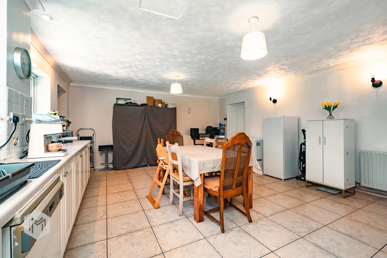 Sovereign Fold Road, Leigh, WN7 5HX, photo 3