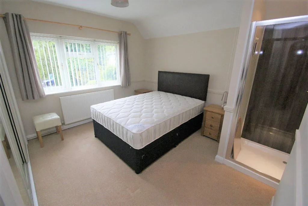 Weyhill Road, Andover, SP10, photo 2
