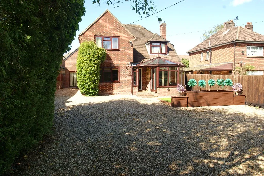 1 bed house to rent — Weyhill Road, Andover, SP10