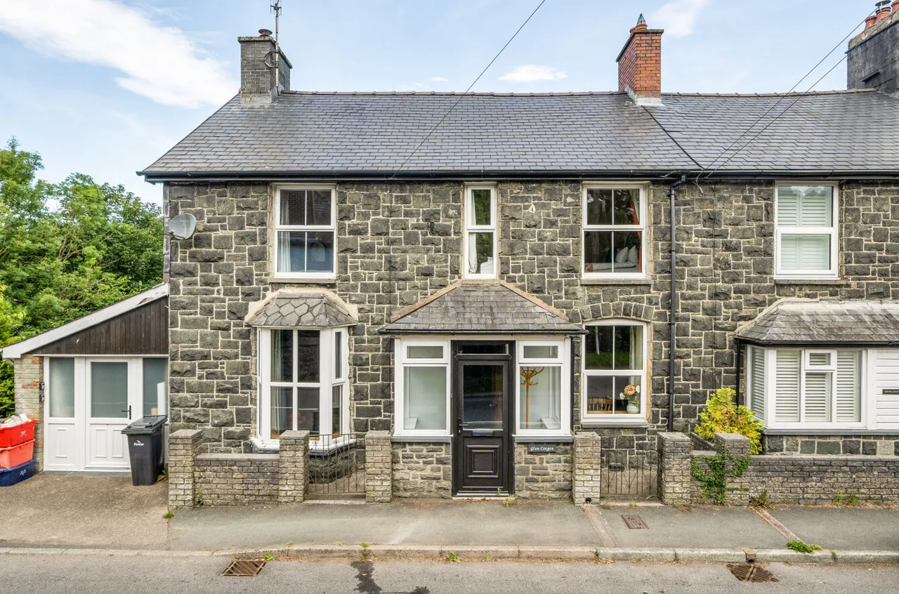 3 bed house for sale, Cemmaes, Machynlleth