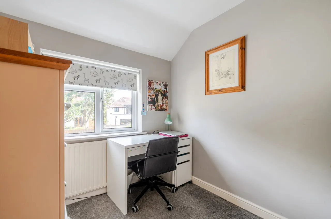 Beaconsfield Road, Woking, GU22, photo 16